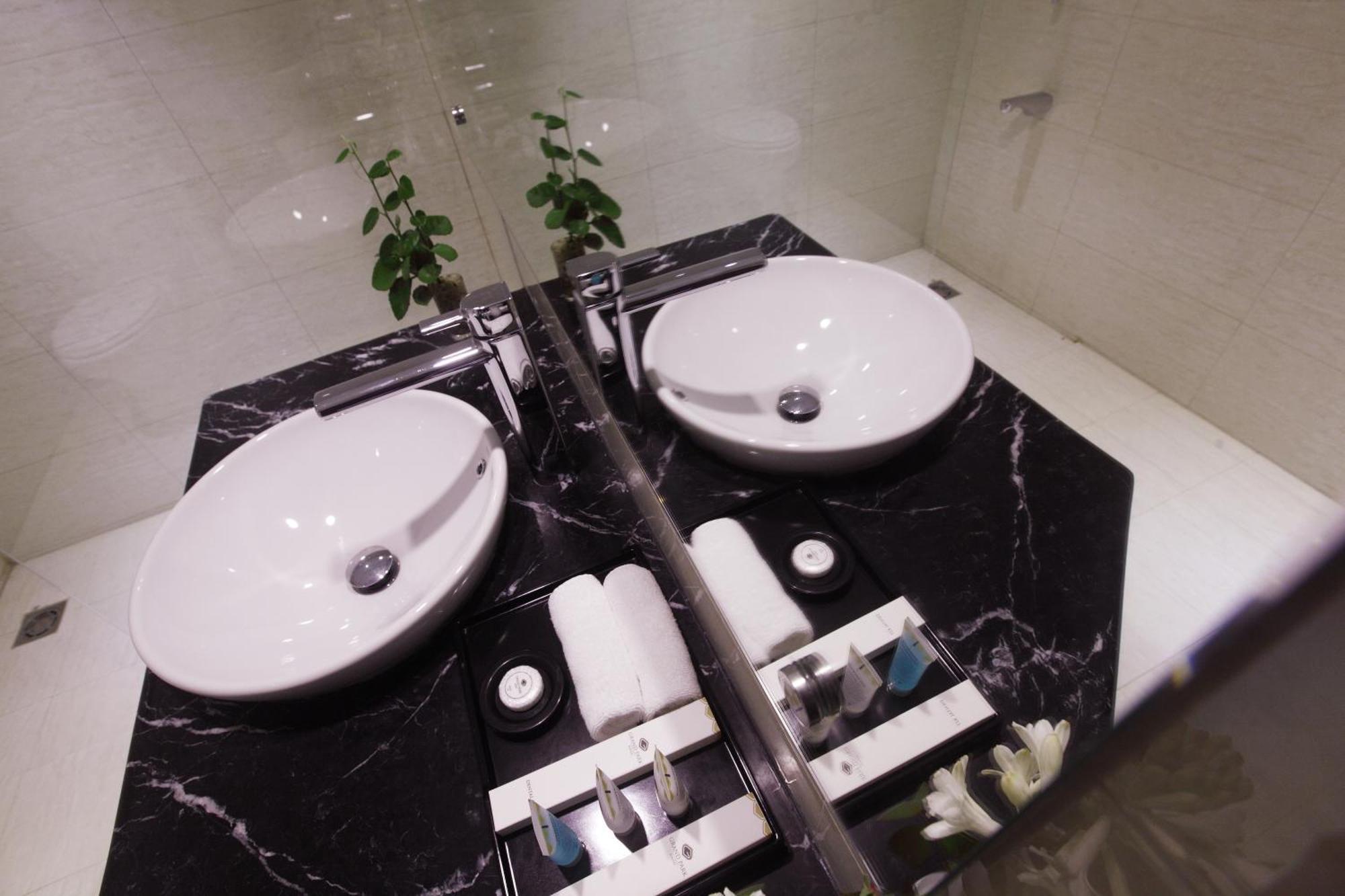 Hotel Grand Park Barishal Zewnętrze zdjęcie